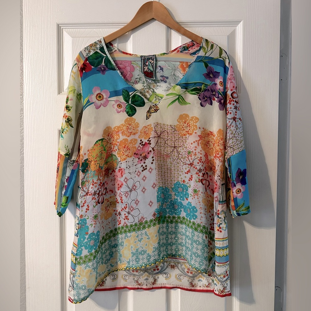 Johnny Was EUC washable Cupra rayon. floral 3/4 sleeve tunic. Wear over a cami.